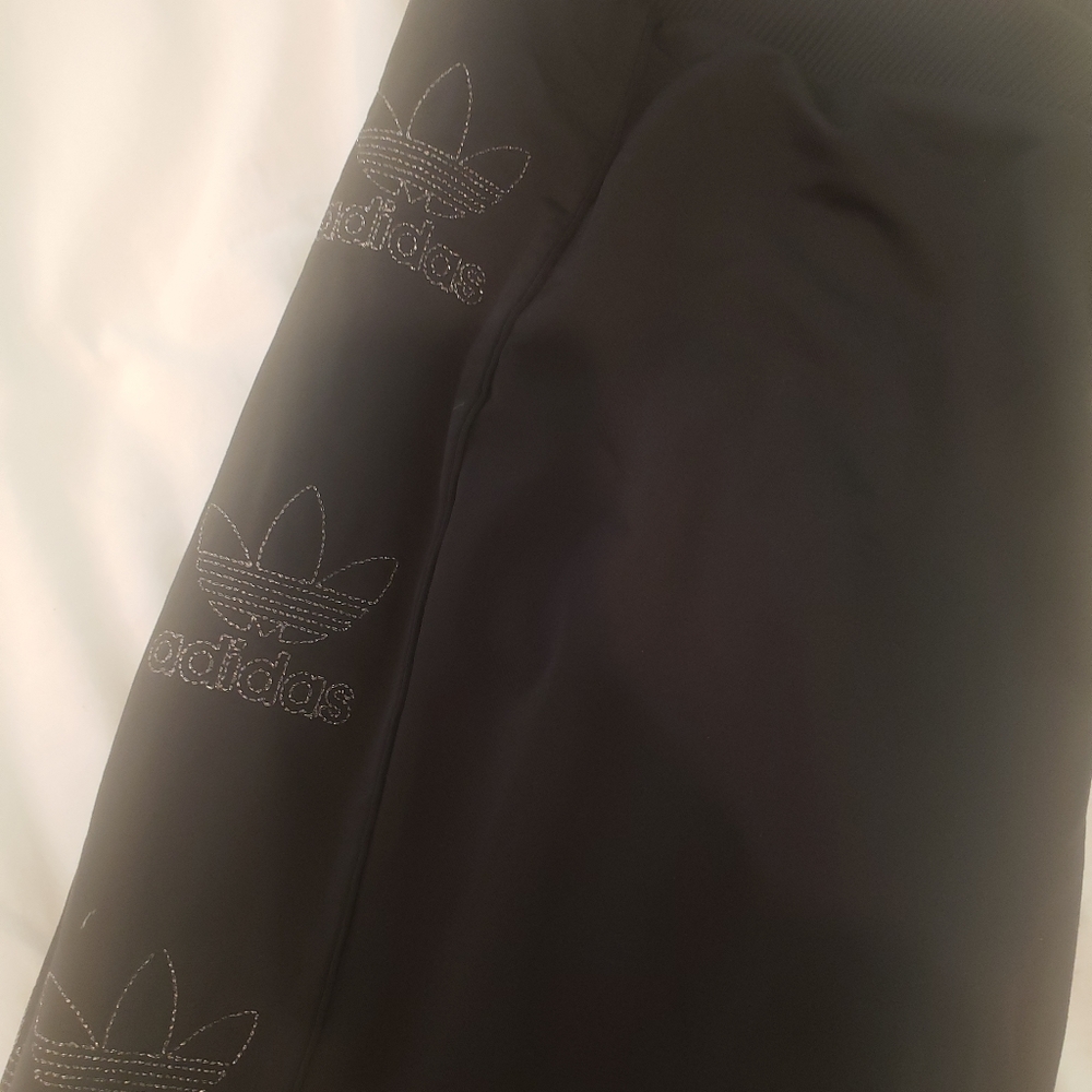 ADIDAS Black Cargo Style Capri Pants Size Medium - Picture 2 of 4
